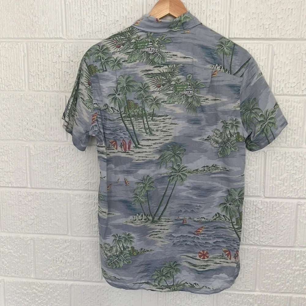 J. Crew Men’s Light Weight Chambry Hawaiian Tropics Shirt - Size Small Slim